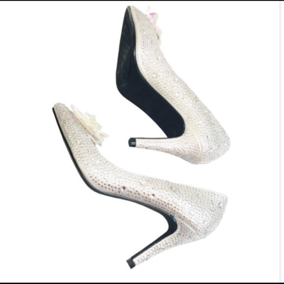 NEW Sequin Jewel Detail Pumps/Heels/Shoes Silver Size 6 - Picture 4 of 6